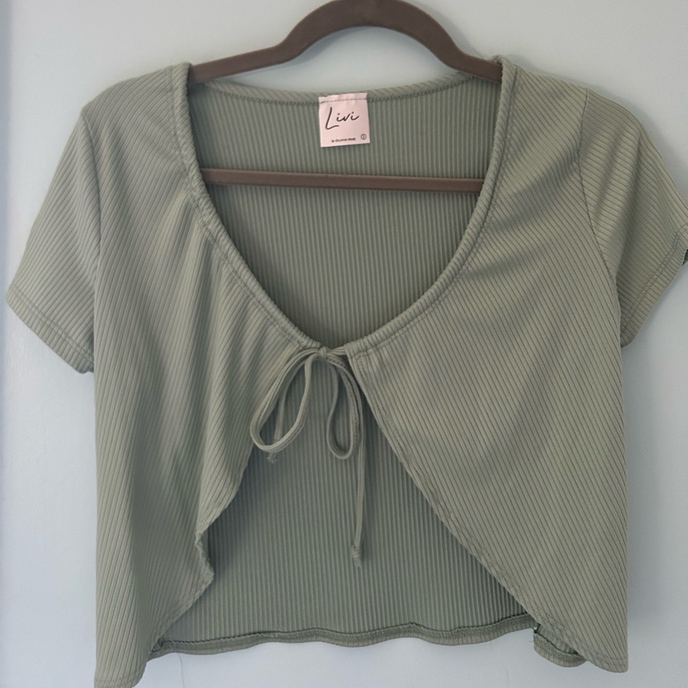 LIVI by Olivia Rae green crop top